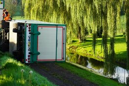 Vrachtwagen gekanteld in Driehuizen