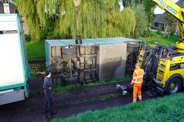 Vrachtwagen gekanteld in Driehuizen