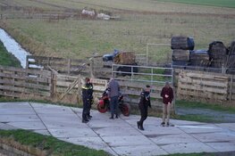 Motorrijder rijdt van dijk in Grootschermer en raakt gewond