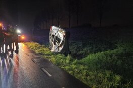 Auto crasht in Zuidschermer
