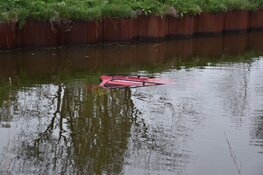 Auto belandt in Noordervaart na ongeval op N243