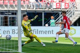 AZ overtuigend langs matig FC Groningen