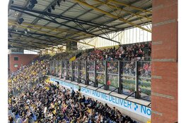 AZ wint op het nippertje van tien man van NAC