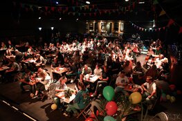 De grootste muziekquiz van het jaar strijkt neer in Victorie: Popquiz XL met live muziek en extra’s