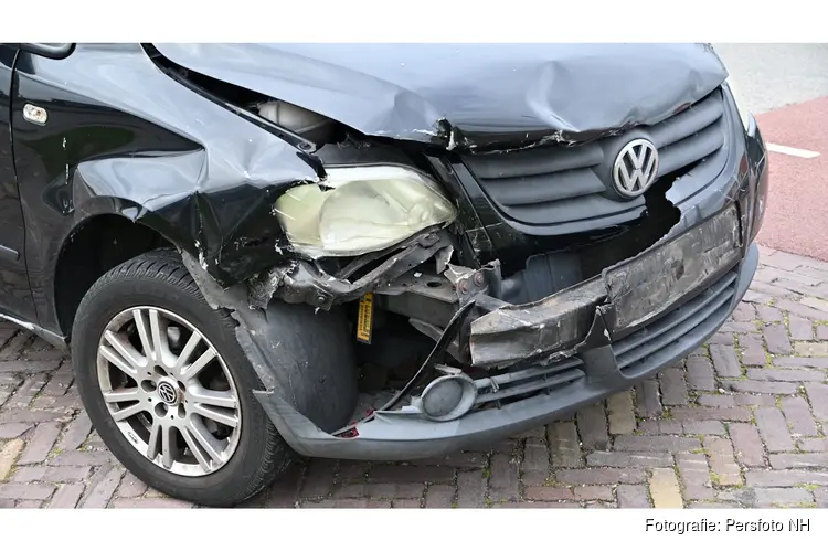 Kopstaart botsing in Oterleek- veel schade