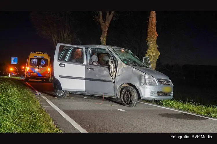 Auto slaat over de kop bij eenzijdig ongeval op N243