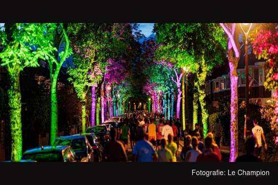 De stad liep, feestte en danste tijdens Alkmaar City Run by night