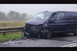 Gewonden en ravage na ernstig ongeval op N243 bij Schermerhorn