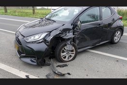 Drie gewonden en auto op de kop na ongeval in Noordbeemster
