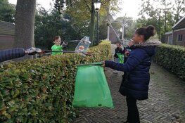 Leerlingen Driessenschool ruimen zwerfvuil op
