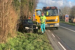 Bestuurder naar het ziekenhuis na eenzijdig ongeluk Stompetoren
