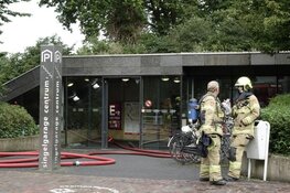 Grote brand in ondergrondse parkeergarage Alkmaar, hitte en rook bemoeilijken blussen