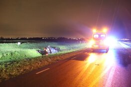 Auto in sloot in Graft