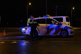 Vier auto's betrokken bij botsing op kruising, één gewonde