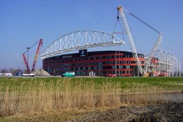 Spectaculaire hijsklus met "mega-truss" bij AZ-Stadion in volle gang