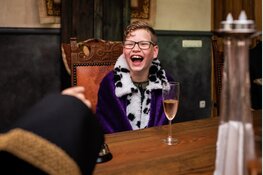 Met een zelfgemaakte aftelkalender, streepte Norah de dagen weg tot aan hun Opkikkerdag