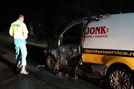 Bestelbus in brand tijdens het rijden in West-Graftdijk