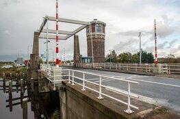 Bruggen en sluizen Noord-Holland niet bediend vanwege storm Eunice