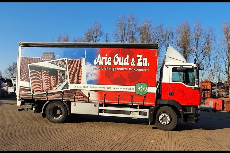 Fa. Arie Oud & zn : Gebruikte dakpannen en hulpstukken