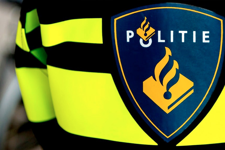 Auto uitgebrand in Stompetoren
